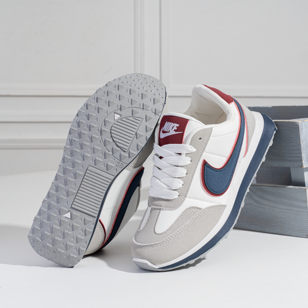 Nike Comfort Sneaker